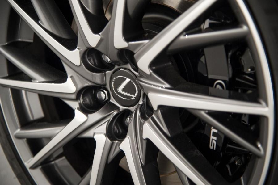 Колеса Lexus RC F 2014 года  (NA) (фото 166 из 200)